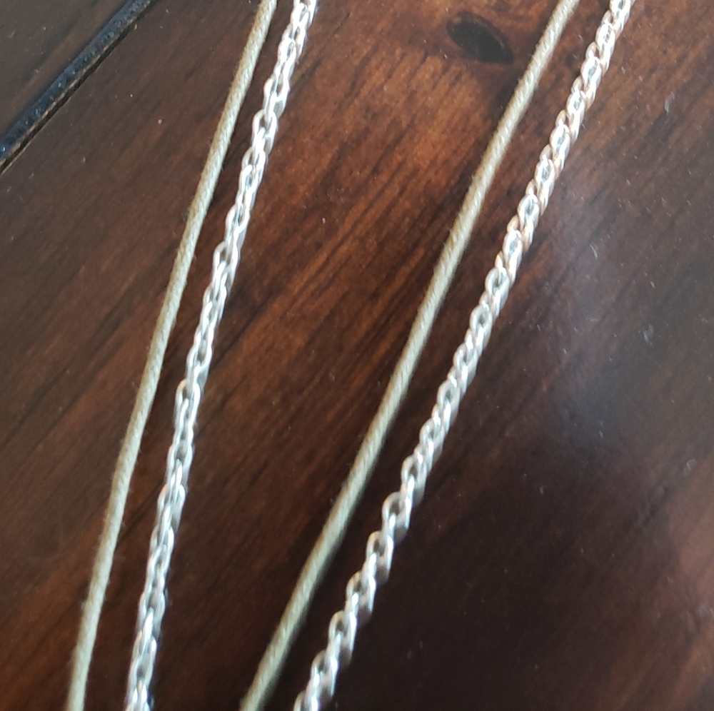Necklace - Picture 2 of 3